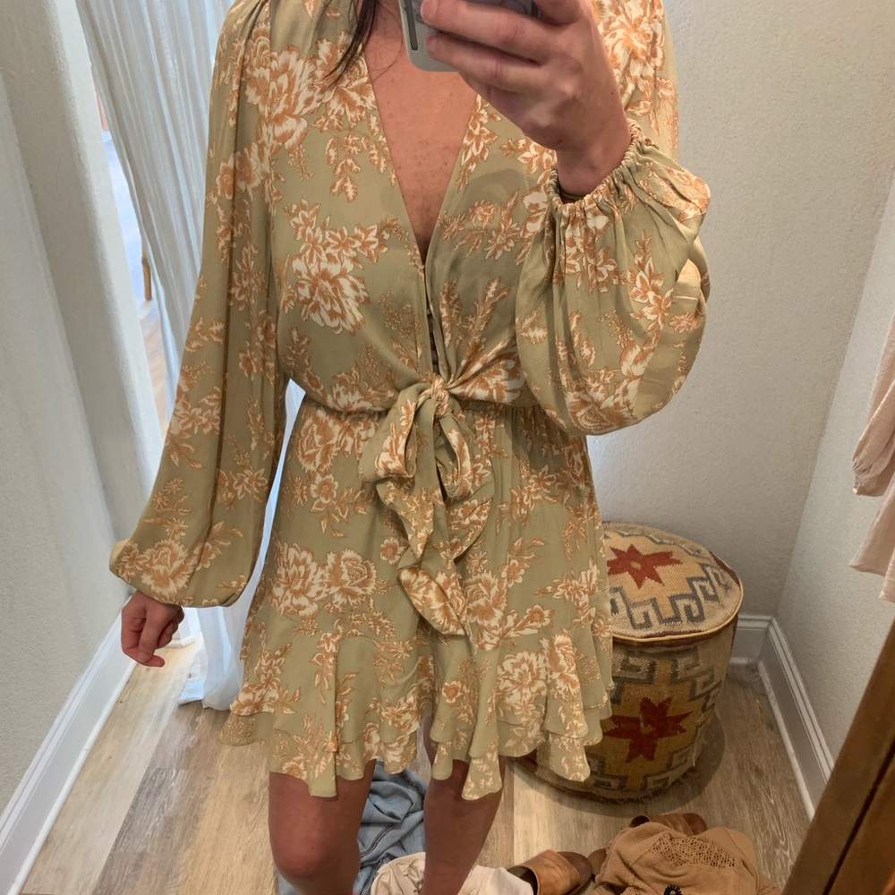 KIVARI- lani tie front mini dress ( BRAND NEW)